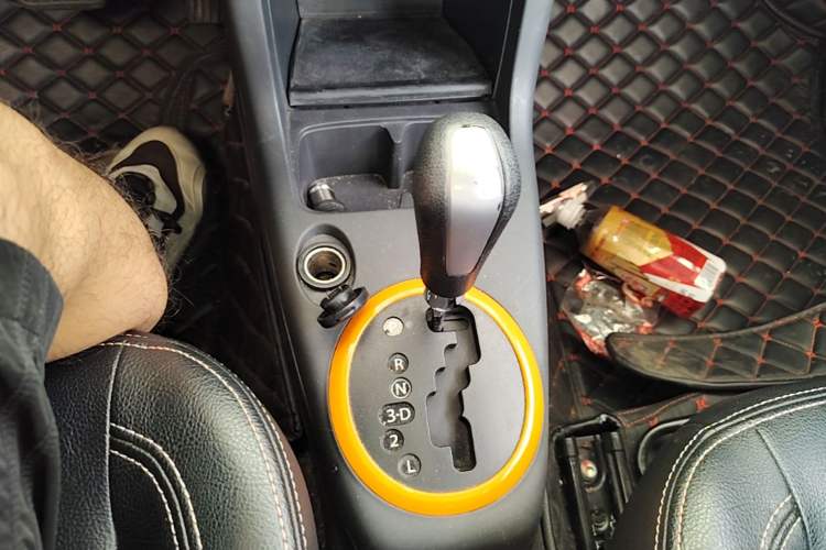 Used Suzuki Swift 2016 1.5L Automatic Fashionable Coolplay Edition Gear Lever