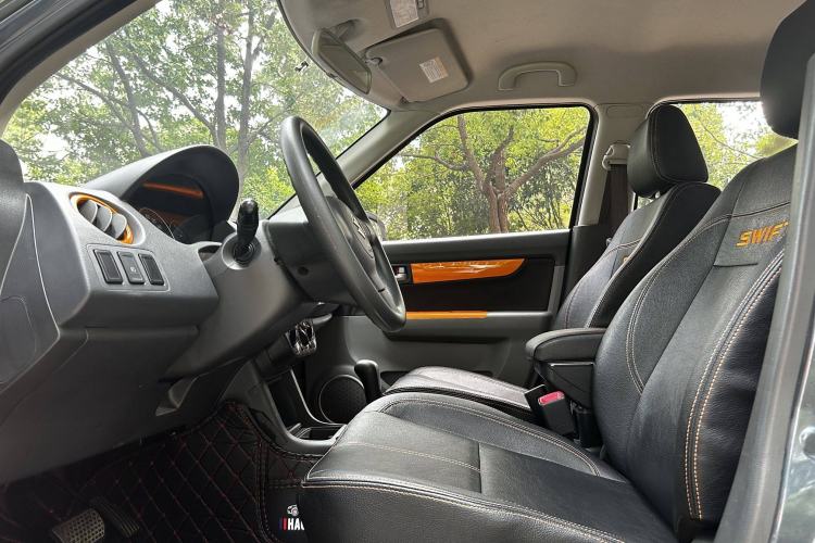 Used Suzuki Swift 2016 1.5L Automatic Fashionable Coolplay Edition Interior 3