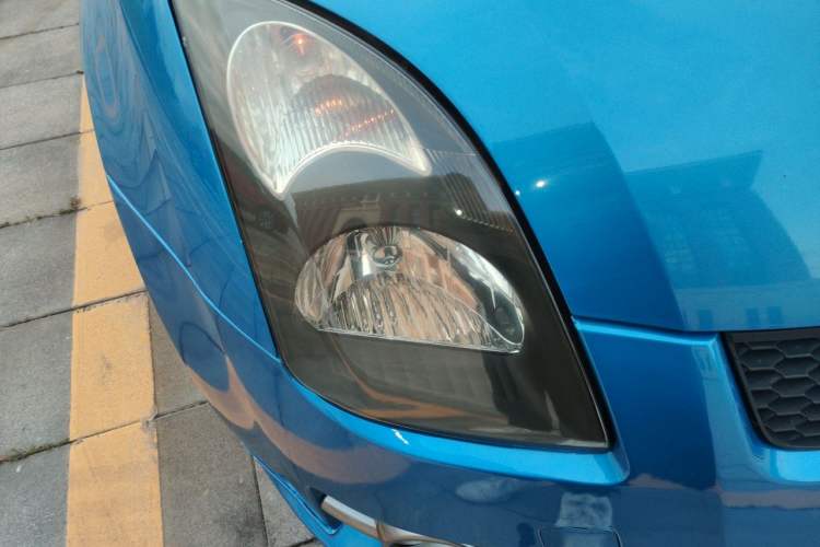 Used Suzuki Swift 2016 1.5L Manual Fashion Model Right Front Headlight