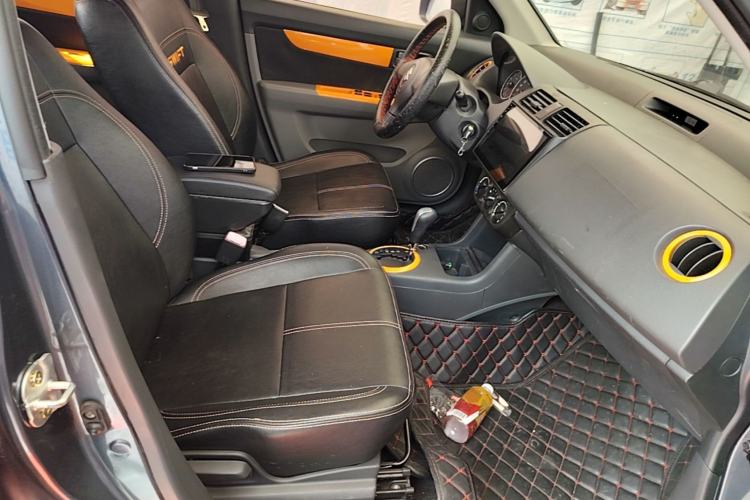 Used Suzuki Swift 2016 1.5L Automatic Fashionable Coolplay Edition Right Front Seat