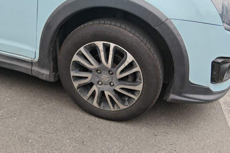 Used Suzuki Swift 2016 1.5L Automatic Fashionable Coolplay Edition Right Front Wheel Hub