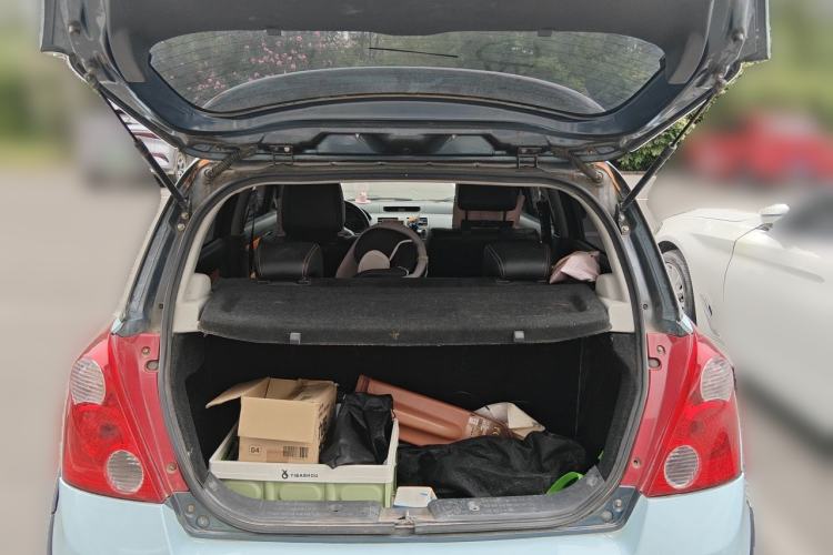 Used Suzuki Swift 2016 1.5L Automatic Fashionable Coolplay Edition Trunk