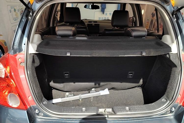 Used Suzuki Swift 2016 1.5L Automatic Fashionable Coolplay Edition Trunk