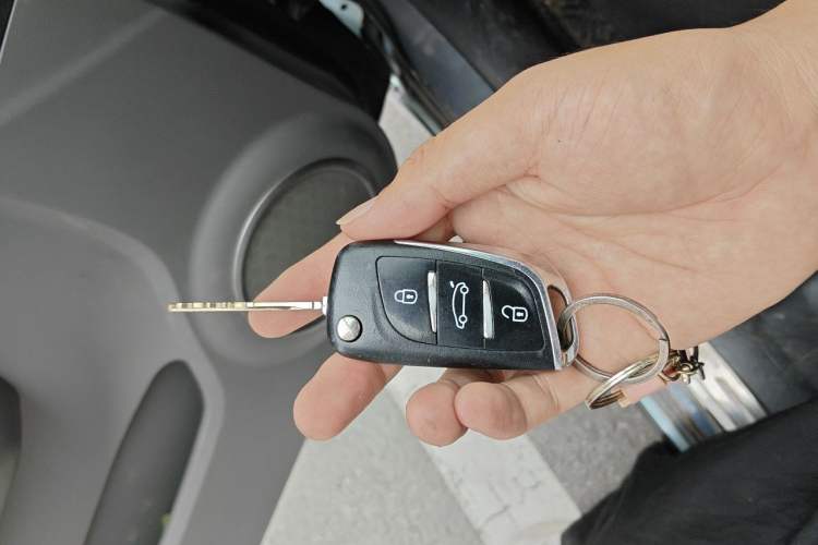 Used Suzuki Swift 2016 1.5L Automatic Fashionable Coolplay Edition Vehicle Key