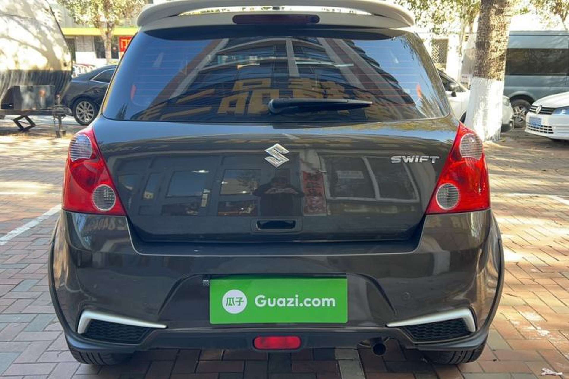 Used Suzuki Swift 2016 1.5L Automatic Fashionable Coolplay Edition Exterior 4