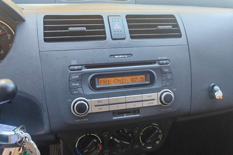Used Suzuki Swift 2016 1.5L Automatic Fashionable Coolplay Edition Audio And AC Panel