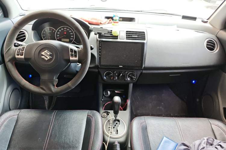 Used Suzuki Swift 2016 1.5L Automatic Fashionable Coolplay Edition Center Console