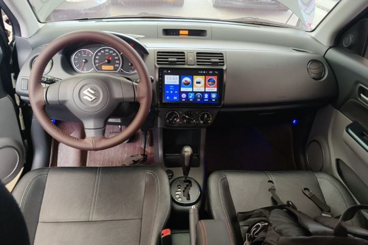 Used Suzuki Swift 2016 1.5L Automatic Fashionable Coolplay Edition Center Console