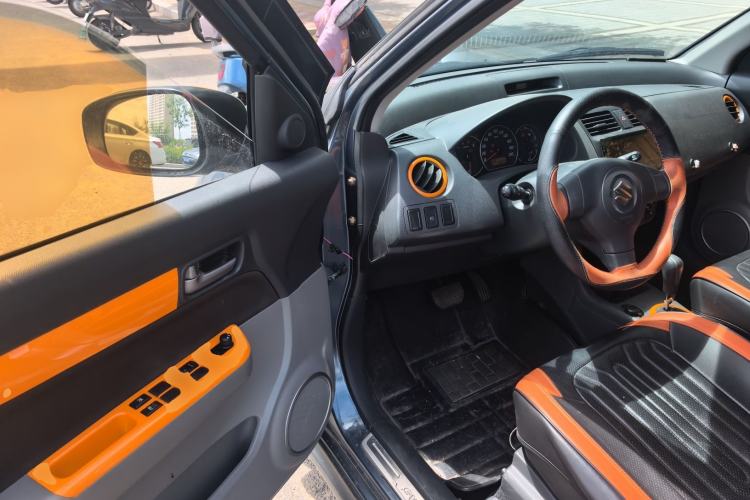Used Suzuki Swift 2016 1.5L Automatic Fashionable Coolplay Edition Driver Seat