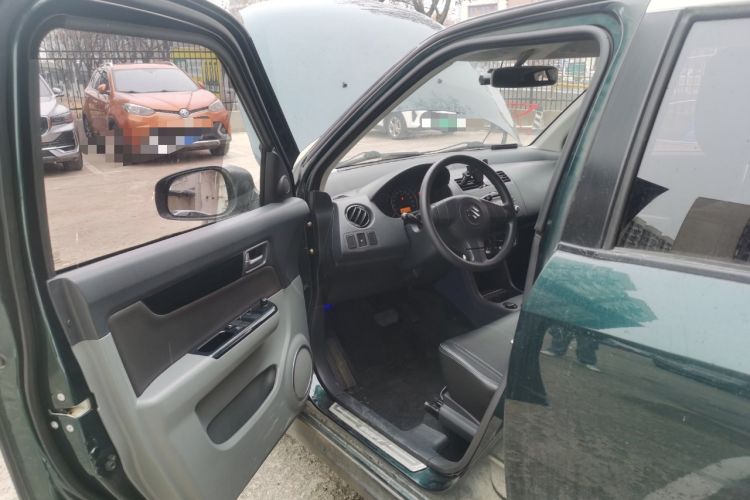Used Suzuki Swift 2016 1.5L Automatic Fashionable Coolplay Edition Driver Seat