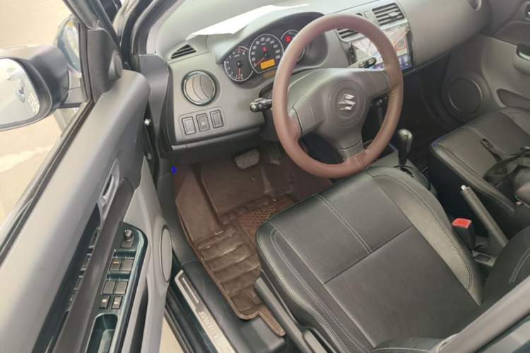 Used Suzuki Swift 2016 1.5L Automatic Fashionable Coolplay Edition Driver Seat
