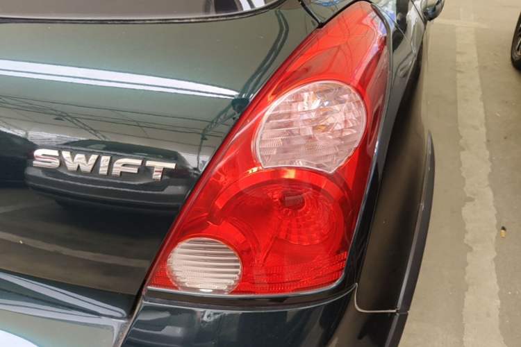 Used Suzuki Swift 2016 1.5L Automatic Fashionable Coolplay Edition Exterior 3