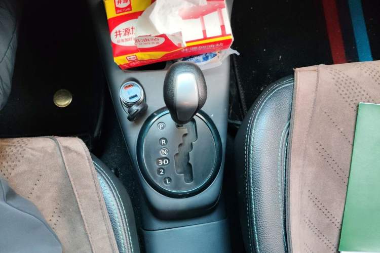 Used Suzuki Swift 2016 1.5L Automatic Fashionable Coolplay Edition Gear Lever