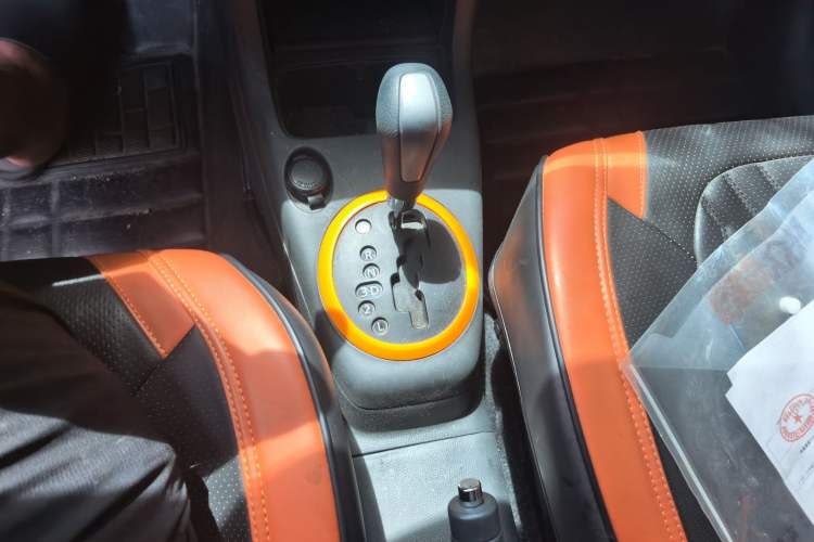Used Suzuki Swift 2016 1.5L Automatic Fashionable Coolplay Edition Gear Lever