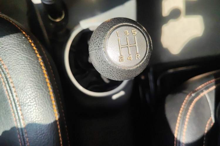 Used Suzuki Swift 2016 1.5L Manual Fashion Edition Cool Play Version Gear Lever