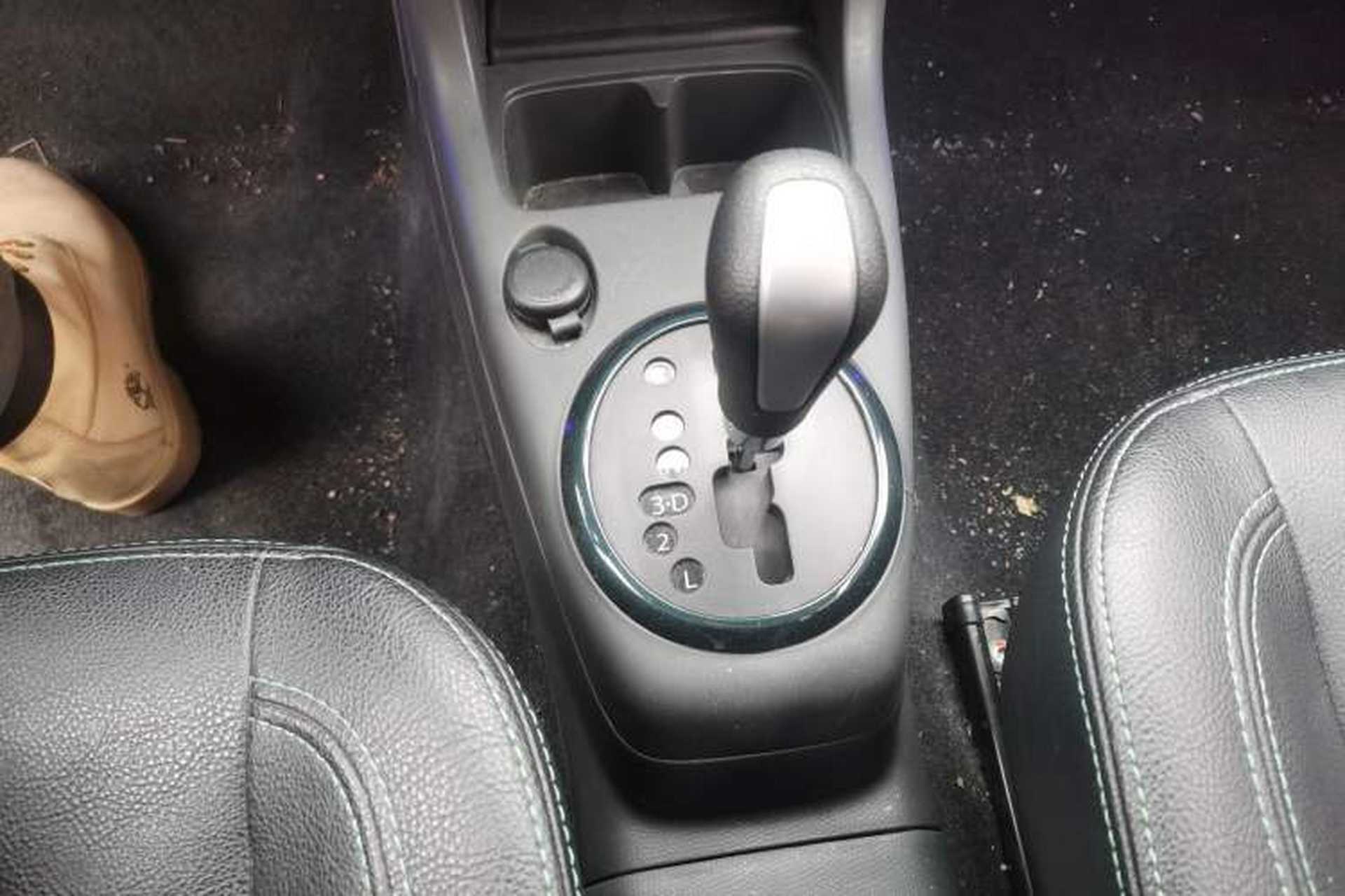 Used Suzuki Swift 2016 1.5L Automatic Fashionable Coolplay Edition Gear Lever
