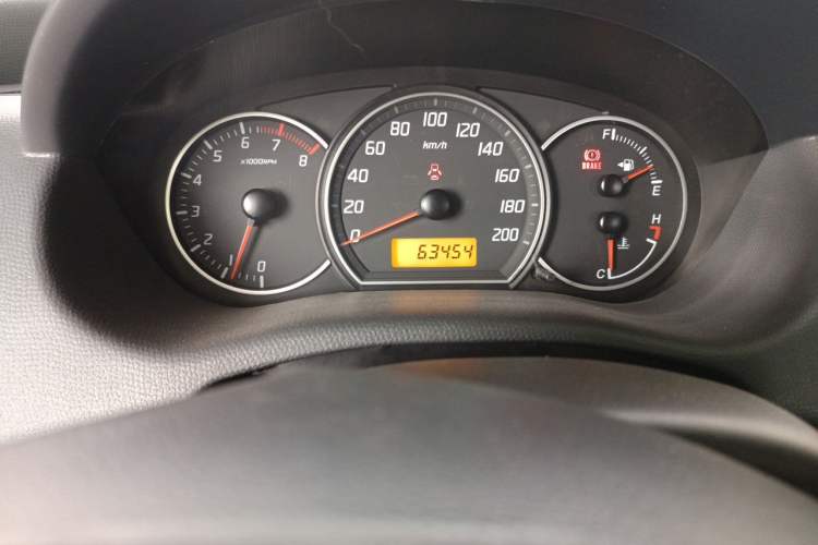 Used Suzuki Swift 2016 1.5L Manual Fashion Edition Cool Play Version Odometer Close Up