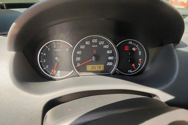 Used Suzuki Swift 2016 1.5L Manual Fashion Edition Cool Play Version Odometer Close Up