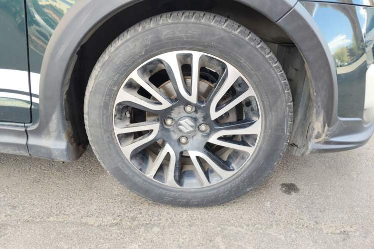 Used Suzuki Swift 2016 1.5L Automatic Fashionable Coolplay Edition Right Front Wheel Hub