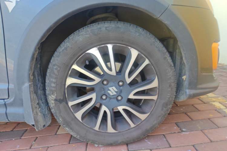 Used Suzuki Swift 2016 1.5L Automatic Fashionable Coolplay Edition Right Front Wheel Hub