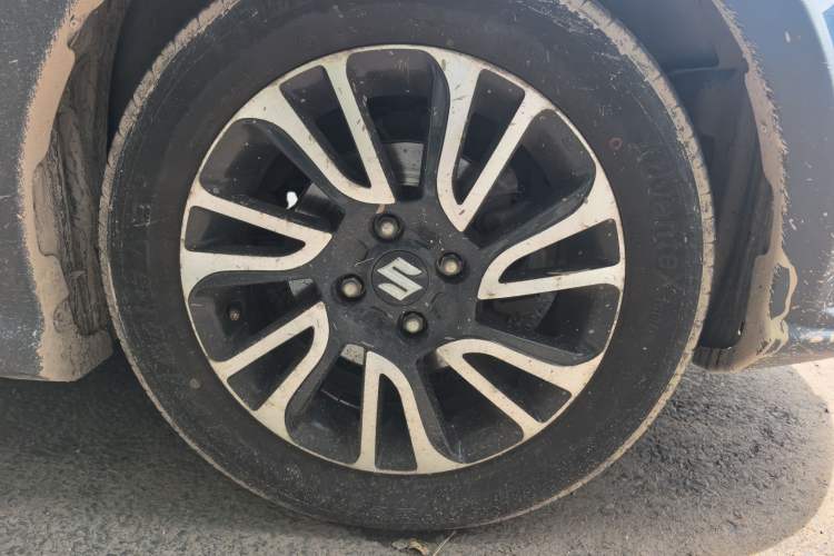 Used Suzuki Swift 2016 1.5L Automatic Fashionable Coolplay Edition Right Front Wheel Hub
