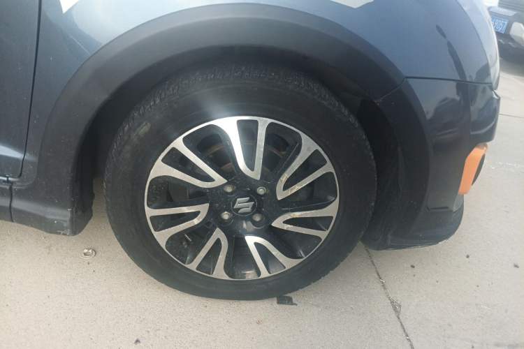 Used Suzuki Swift 2016 1.5L Automatic Fashionable Coolplay Edition Right Front Wheel Hub