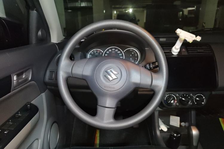Used Suzuki Swift 2016 1.5L Automatic Fashionable Coolplay Edition Steering Wheel