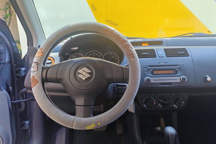 Used Suzuki Swift 2016 1.5L Automatic Fashionable Coolplay Edition Steering Wheel