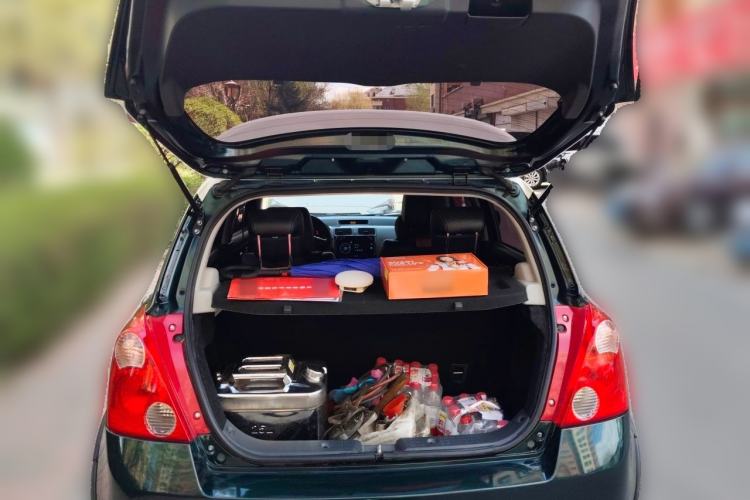 Used Suzuki Swift 2016 1.5L Automatic Fashionable Coolplay Edition Trunk