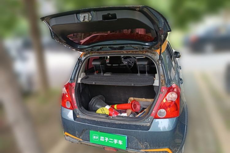 Used Suzuki Swift 2016 1.5L Manual Fashion Edition Cool Play Version Trunk