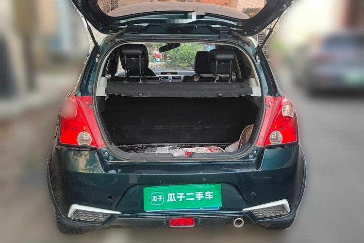Used Suzuki Swift 2016 1.5L Automatic Fashionable Coolplay Edition Trunk