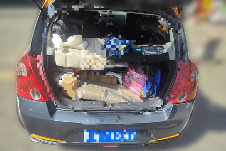Used Suzuki Swift 2016 1.5L Manual Fashion Edition Cool Play Version Trunk