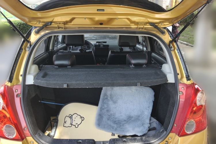 Used Suzuki Swift 2016 1.5L Automatic Fashionable Coolplay Edition Trunk