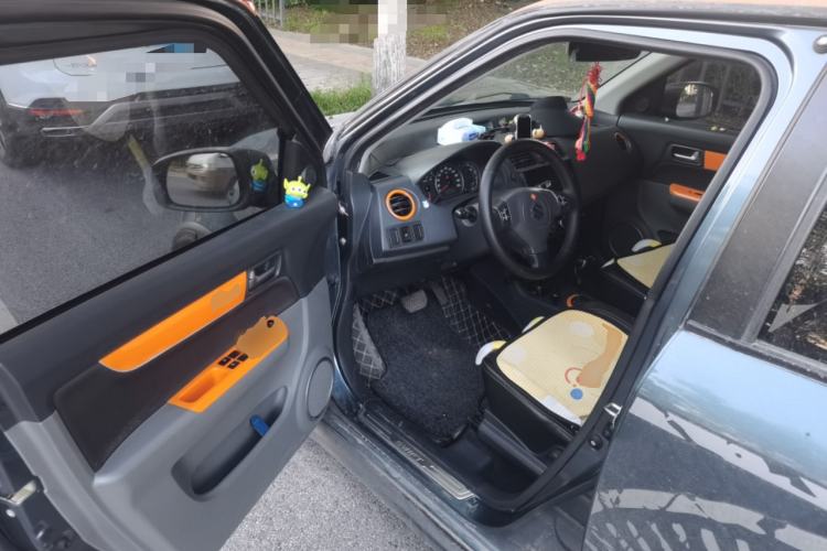Used Suzuki Swift 2016 1.5L Automatic Fashionable Coolplay Edition Driver Seat