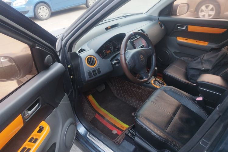 Used Suzuki Swift 2016 1.5L Automatic Fashionable Coolplay Edition Driver Seat