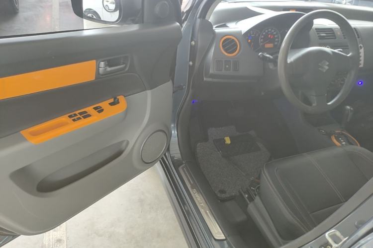 Used Suzuki Swift 2016 1.5L Automatic Fashionable Coolplay Edition Driver Seat