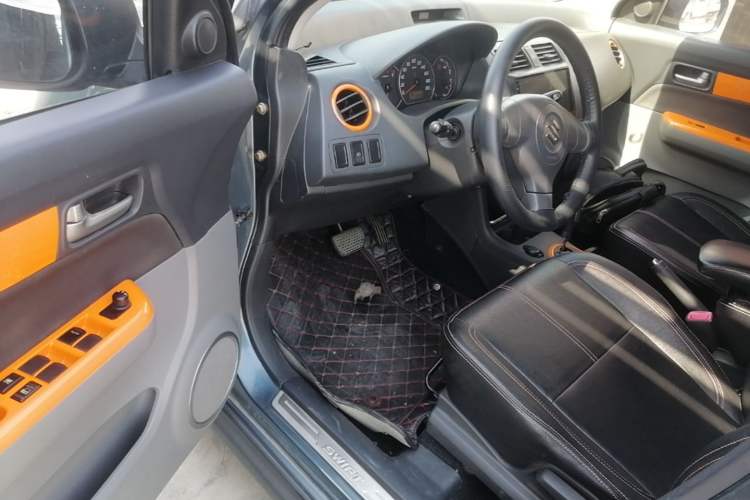 Used Suzuki Swift 2016 1.5L Automatic Fashionable Coolplay Edition Driver Seat