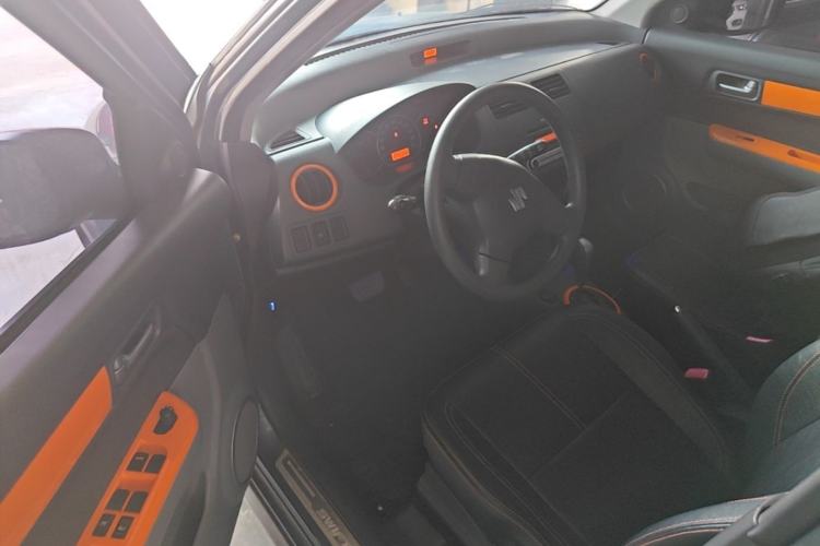 Used Suzuki Swift 2016 1.5L Automatic Fashionable Coolplay Edition Driver Seat