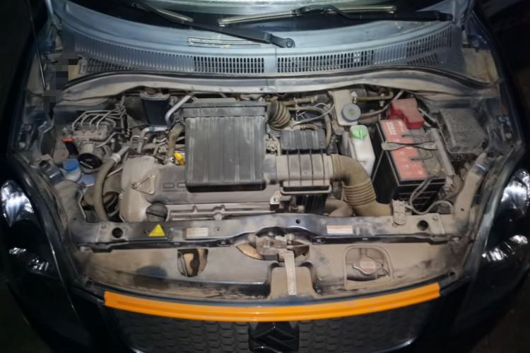 Used Suzuki Swift 2016 1.5L Manual Fashion Edition Cool Play Version Engine Bay