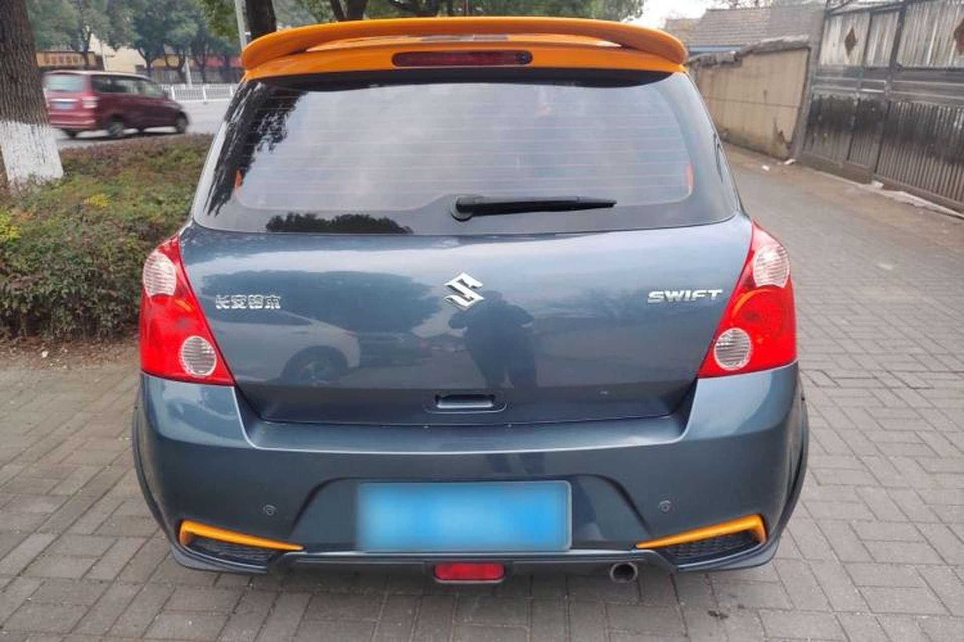 Used Suzuki Swift 2016 1.5L Manual Fashion Edition Cool Play Version Exterior 4