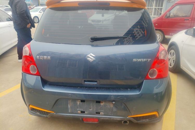 Used Suzuki Swift 2016 1.5L Automatic Fashionable Coolplay Edition Exterior 4