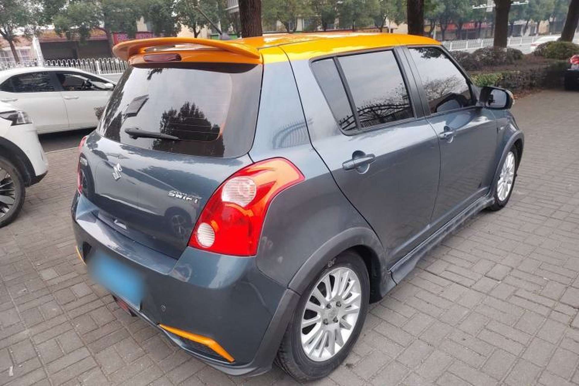 Used Suzuki Swift 2016 1.5L Manual Fashion Edition Cool Play Version Exterior 5