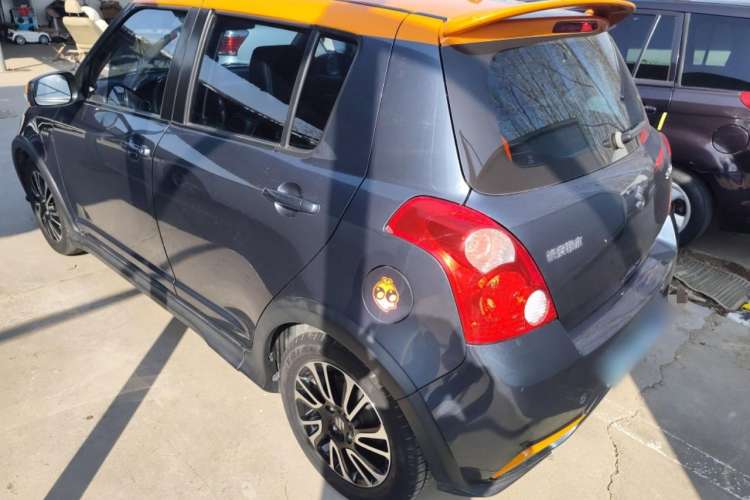 Used Suzuki Swift 2016 1.5L Automatic Fashionable Coolplay Edition Exterior 5
