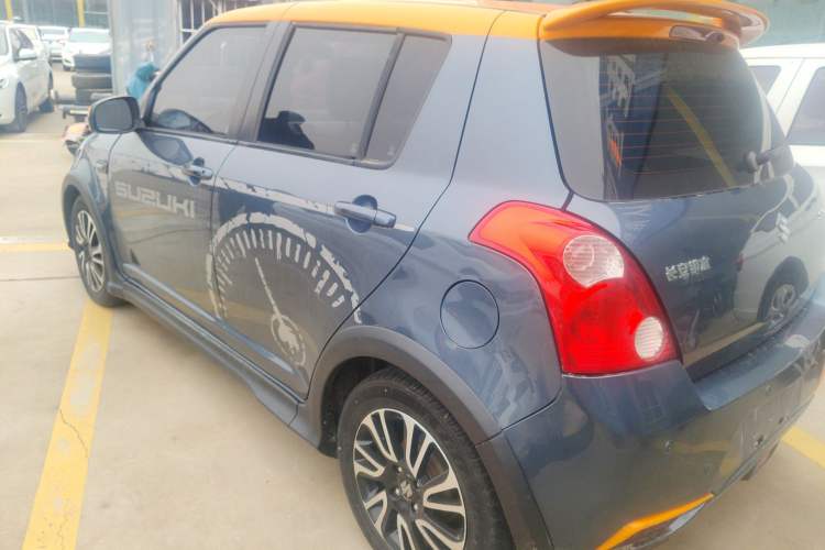 Used Suzuki Swift 2016 1.5L Automatic Fashionable Coolplay Edition Exterior 5