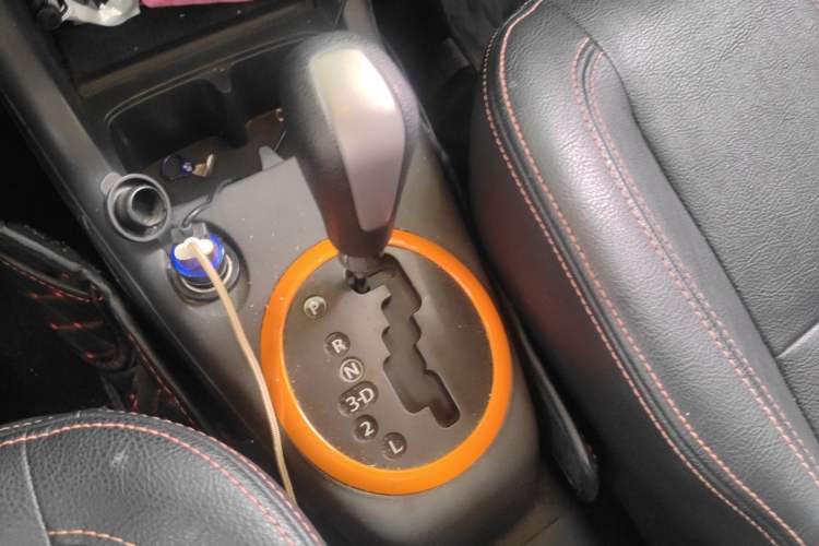 Used Suzuki Swift 2016 1.5L Automatic Fashionable Coolplay Edition Gear Lever