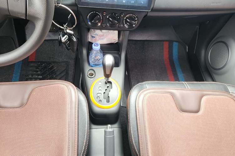 Used Suzuki Swift 2016 1.5L Automatic Fashionable Coolplay Edition Gear Lever