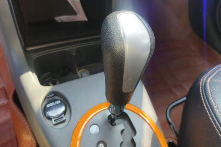 Used Suzuki Swift 2016 1.5L Automatic Fashionable Coolplay Edition Gear Lever