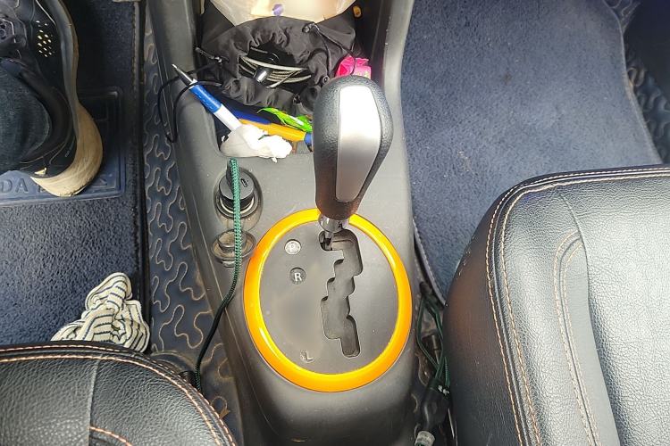 Used Suzuki Swift 2016 1.5L Automatic Fashionable Coolplay Edition Gear Lever