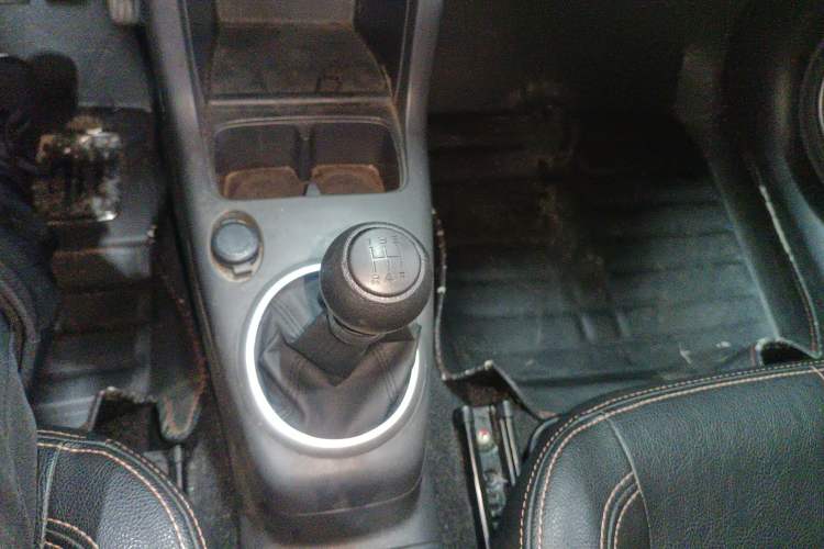 Used Suzuki Swift 2016 1.5L Manual Fashion Edition Cool Play Version Gear Lever
