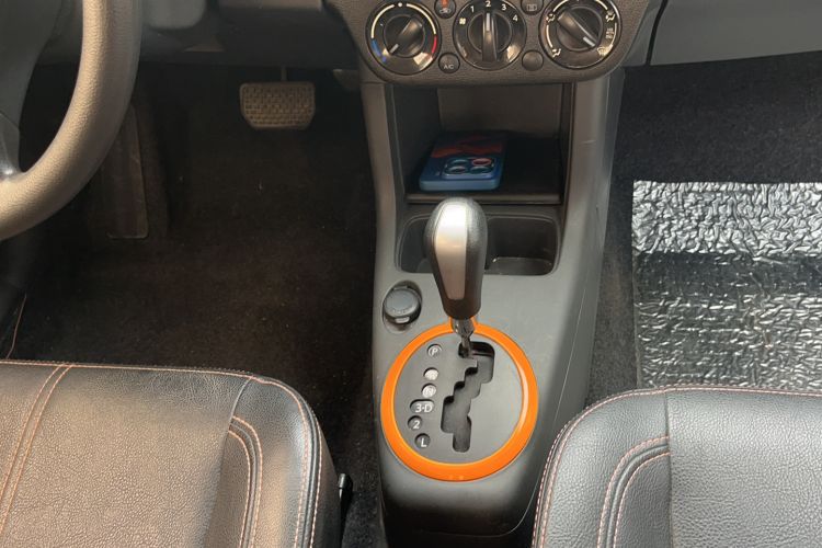 Used Suzuki Swift 2016 1.5L Automatic Fashionable Coolplay Edition Gear Lever